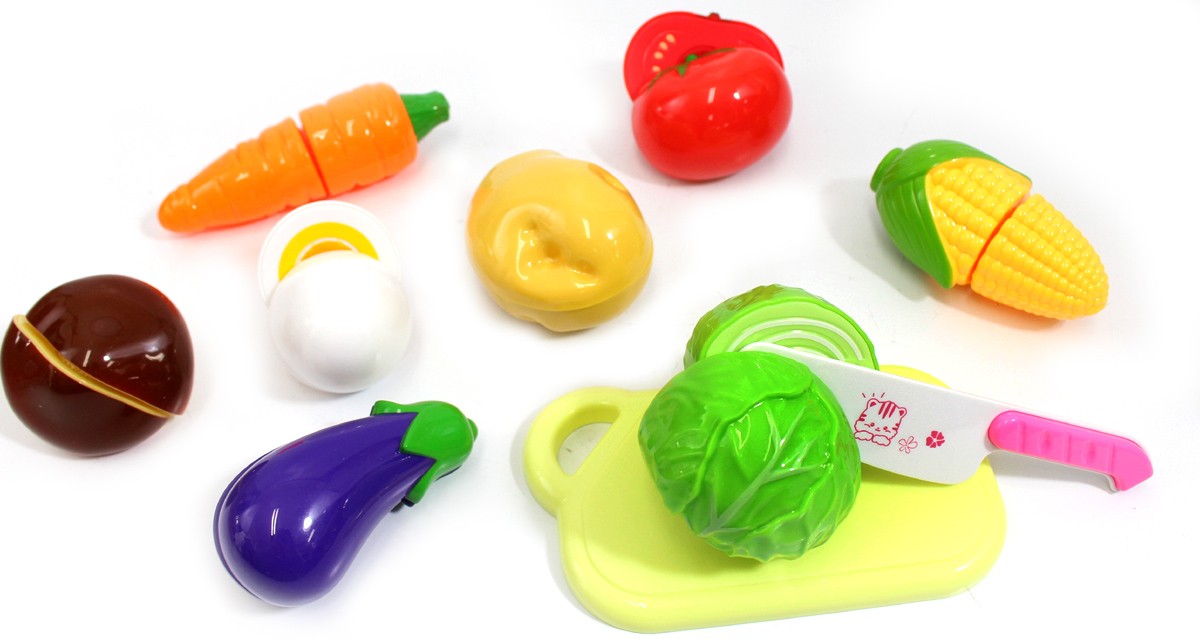 Kitchen Fun Cutting Vegetables Playset with Cutting Board & Knife