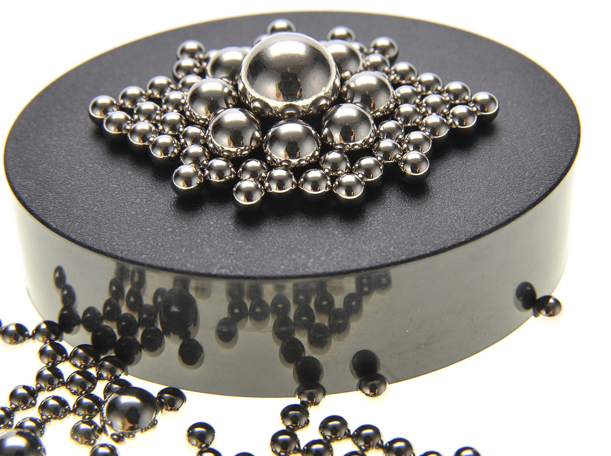 Magnetic Sculpture Desk Toy with 160 Balls & Base