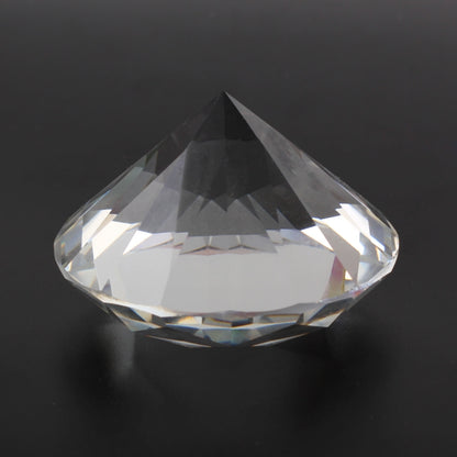 Acrylic diamond gems used for elegant wedding table centerpieces